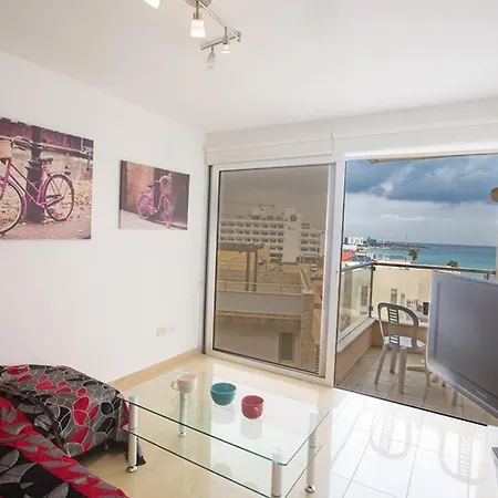 Vilă Beautiful Holiday In A Prime Location In Protaras, Book Early To Secure Your Dates, 1213 Protaras