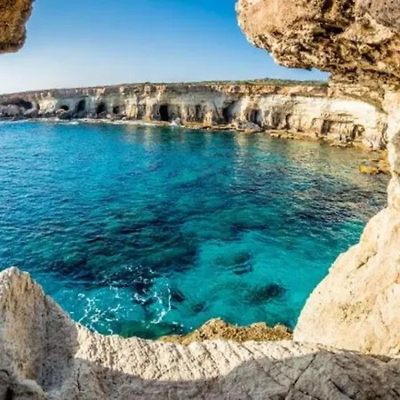 Vilă Beautiful Holiday In A Prime Location In Protaras, Book Early To Secure Your Dates, 1213